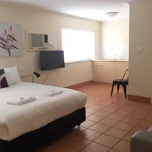 *** Hotel Lake Central Cairns Australia